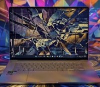 Zenbook A16 modifié avec Photoshop // Crédits : Frandroid