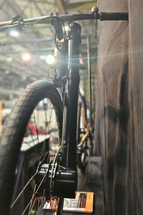 Vélo électrique Electrolyte S4E fourche monobras batterie