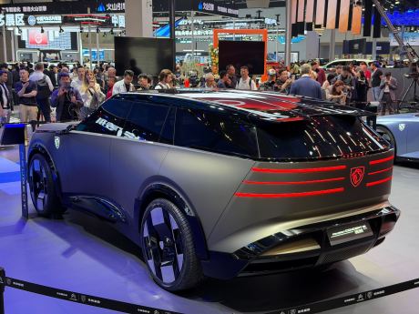 Peugeot Concept 8 // Source : Vincent Sergère - Frandroid