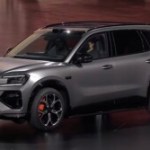 On est monté à bord du Zeekr 8X : 1 381 ch, une recharge en 9 minutes et un luxe indécent face à Porsche et Mercedes