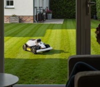 Le robot tondeuse Mammotion Luba Mini AWD LiDAR.