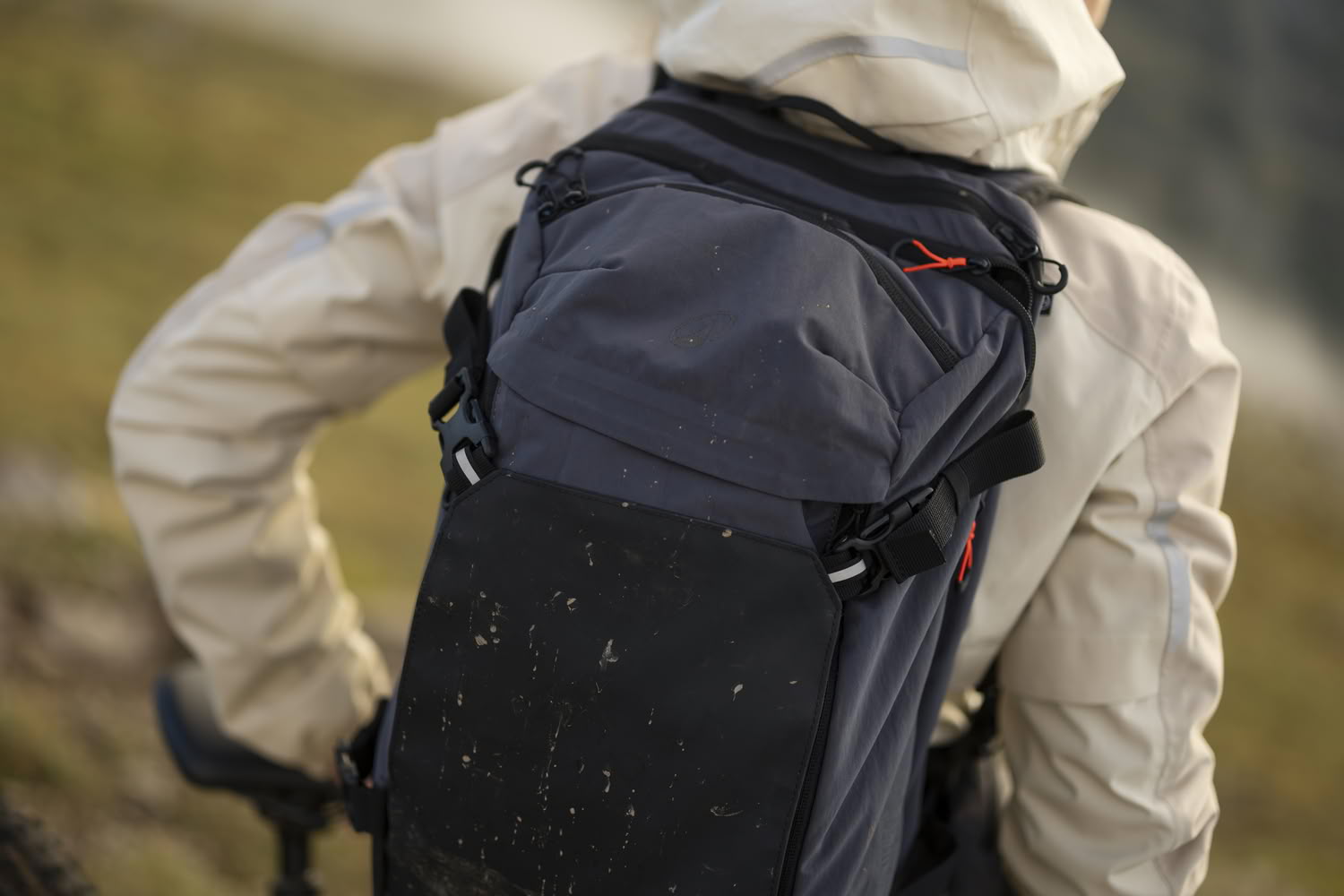 Sac à dos vélo Decathlon protection2