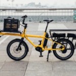Transporter 200 kg et 2 enfants sur un vélo de moins de 2 mètres : la grosse promesse du vélo électrique Sugg Cargo & Kids Transporter 200 kg et 2 enfants sur un vélo de moins de 2 mètres : la grosse promesse du vélo électrique Sugg Cargo & Kids