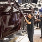 La voiture électrique a-t-elle vraiment tué 350 000 emplois en Europe ? On a vérifié les chiffres