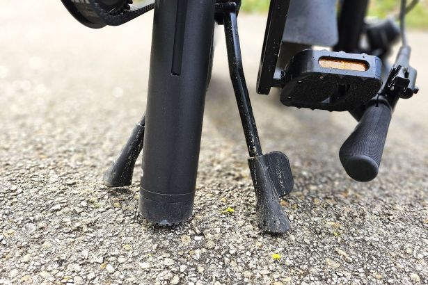 UTO PRO16 pliage béquille