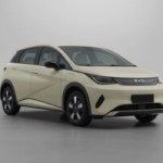 Le numéro 1 de la voiture électrique veut désormais envahir l’Europe avec une nouvelle compacte hybride Le numéro 1 de la voiture électrique veut désormais envahir l’Europe avec une nouvelle compacte hybride
