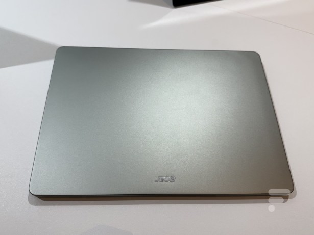 Acer Swift Air 14 // Source : Frandroid