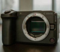Le Canon EOS R6V // Source : Geoffroy Husson - Frandroid