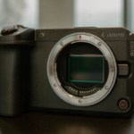 Canon EOS R6V : le nouveau boîtier plein format qui veut détrôner Sony sur la vidéo Canon EOS R6V : le nouveau boîtier plein format qui veut détrôner Sony sur la vidéo
