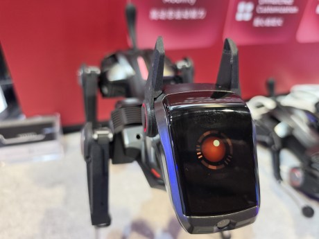 Le chien robot Sirius à la Beyond Expo 2026 // Source : Frandroid