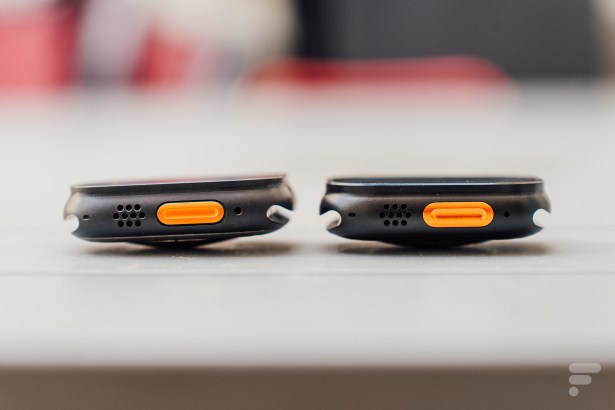 L'Apple Watch à gauche et la GS Wear S11 Ultra à droite