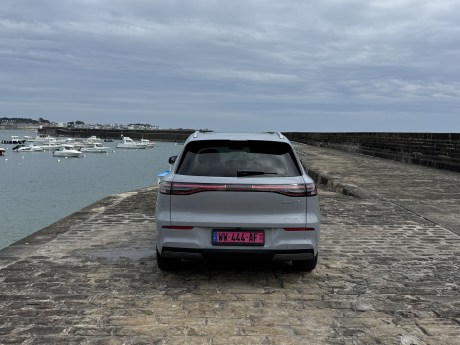 Essai Geely E5 // Source : Paul-Émile CASSORET pour Frandroid