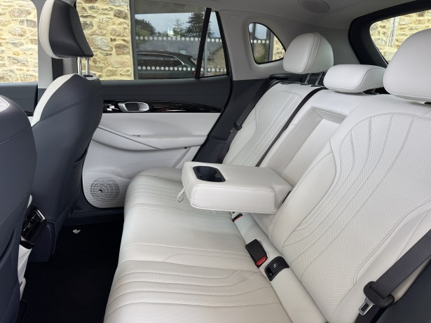 Essai Geely E5 // Source : Paul-Émile CASSORET pour Frandroid
