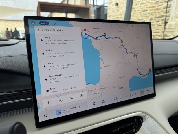 Essai Geely E5 // Source : Paul-Émile CASSORET pour Frandroid