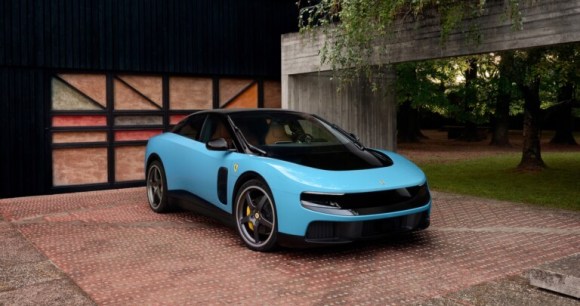 Ferrari Luce // Source : Ferrari