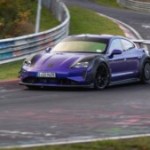 Battu par Xiaomi, Porsche réplique avec une Taycan électrique complètement folle : mission réussie, mais à quel prix