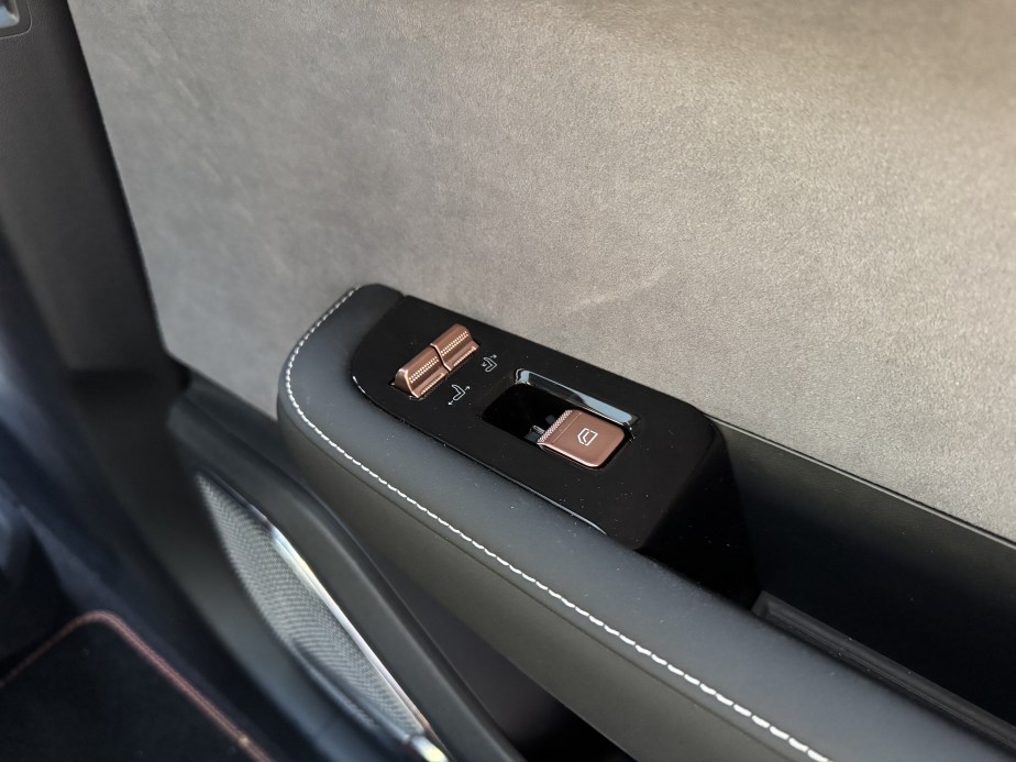 Essai Zeekr 001 en France // Source : Paul-Émile CASSORET pour Frandroid