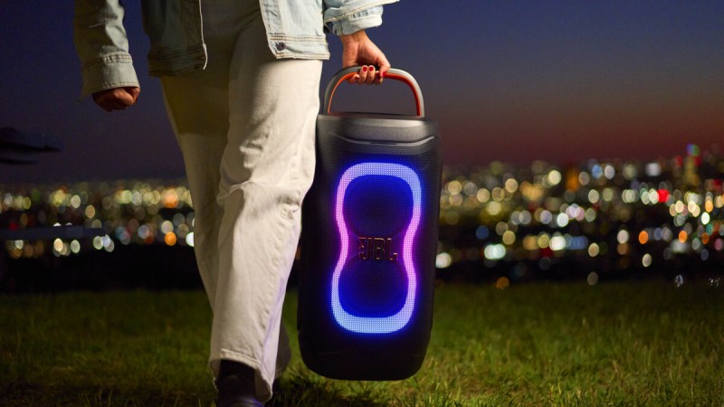 JBL Partybox 330 : cette nouvelle enceinte idéale pour animer vos soirées perd déjà 100 € de son prix