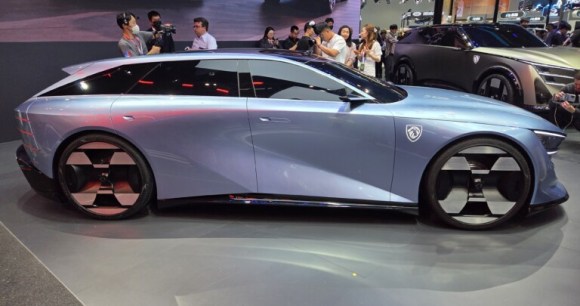 La présence de Peugeot au salon Auto China de Pékin 2026 a été remarquée, notamment avec ses deux prototypes sortis de nulle part La présence de Peugeot au salon Auto China de Pékin 2026 a été remarquée, notamment avec ses deux prototypes sortis de nulle part