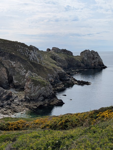 Randonnée sur la presqu'île de Crozon. // Source : Omar Belkaab pour Frandroid