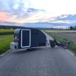 Fini la galère de la tente : cette incroyable mini-caravane pour vélo électrique va transformer vos vacances Fini la galère de la tente : cette incroyable mini-caravane pour vélo électrique va transformer vos vacances