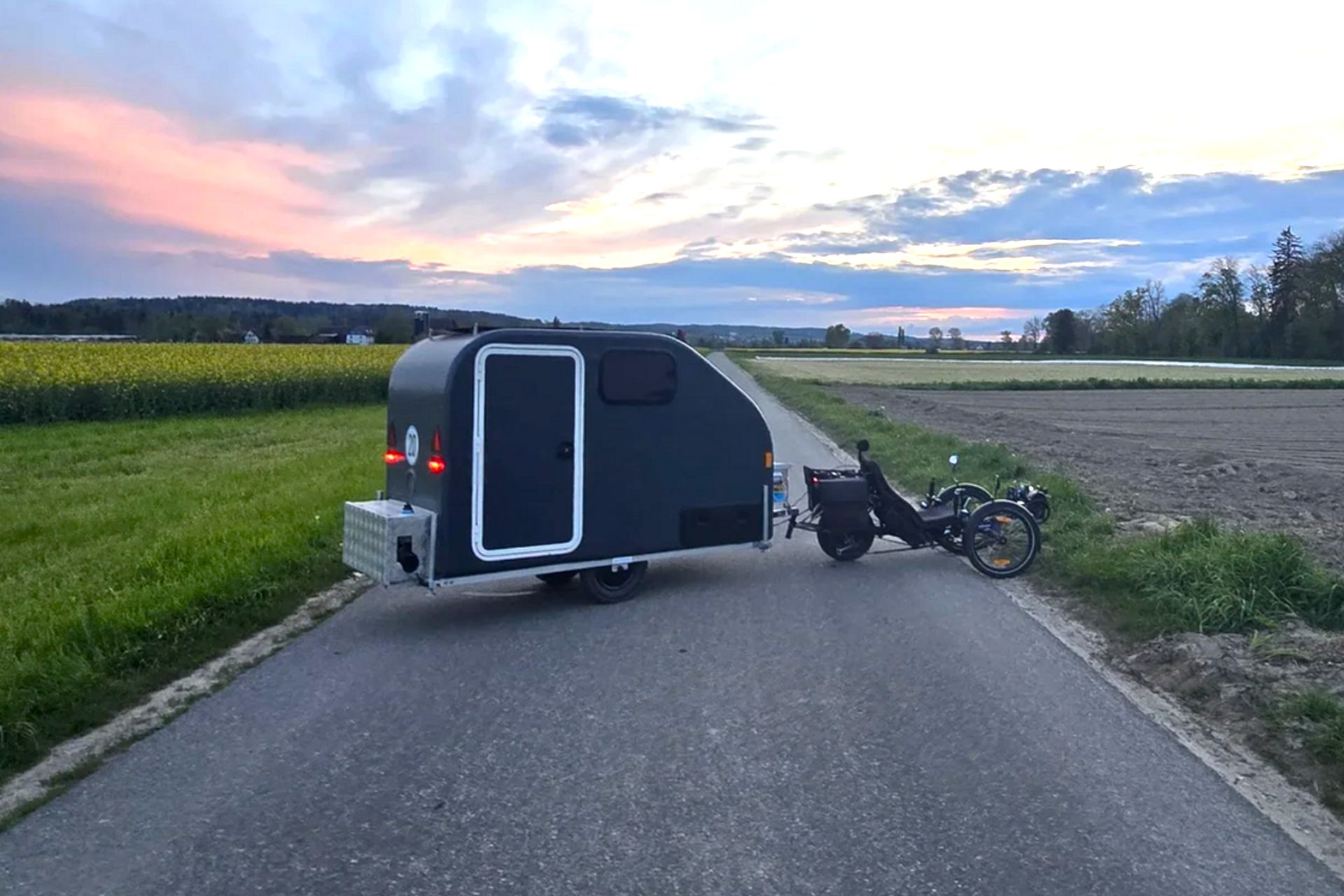 Remorque caravane vélo Alpencamper ECO