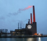 ©PHOTOPQR/VOIX DU NORD/Thierry Thorel ; 08/12/2021 ; Wolfsburg - Le 08/12/ 2021  - l'usine de production du concessionnaire Volkswagen  - Photo : Thierry Thorel / La Voix du Nord (MaxPPP TagID: maxnewsspecial613745.jpg) [Photo via MaxPPP]
