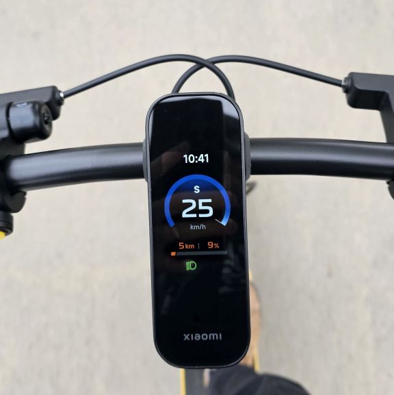 Xiaomi Electric Scooter 6 Ultra écran conduite