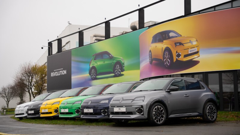 Renault fait tourner l’usine de la R5 électrique jour et nuit : les chiffres fous derrière ce succès inédit