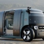 Zoox : la voiture électrique sans volant d’Amazon s’améliore et vise les 10 000 unités par an… mais l’administration bloque
