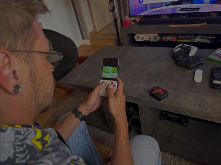 Pokémon Ruby avec la GameSir Pokect Taco // Source : Frandroid