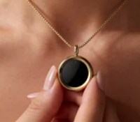 Le pendentif connecté The Shade // Source : The90