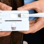 Maligne, cette batterie externe se scinde littéralement en deux pour être partagée avec un copain Maligne, cette batterie externe se scinde littéralement en deux pour être partagée avec un copain