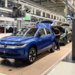 Les commandes explosent : Volkswagen franchit un cap historique sur la voiture électrique en Allemagne, mais cela a des conséquences