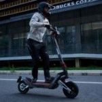 Amazon baisse le prix de cette trottinette endurante sur 90 km avec 2 moteurs surpuissants