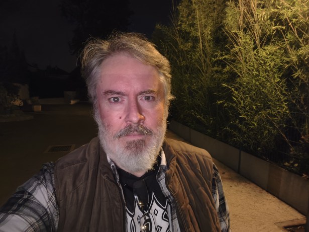 Razr 70 - selfie nuit (3)