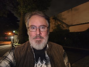 Razr 70 - selfie nuit (4)