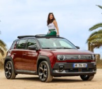 La Renault 4 E-Tech Plein Sud offre une bouffée d’air, qui peut séduire les amateurs de découvrables // Source : Nass M