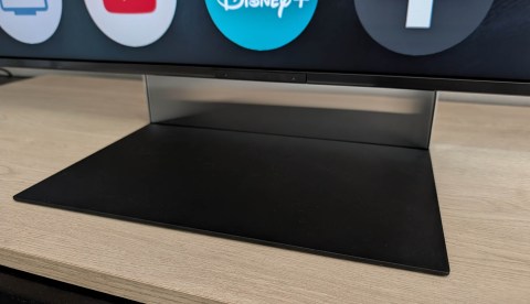 Le pied du Sony Bravia 9 II // Source : Sylvain Pichot - Frandroid