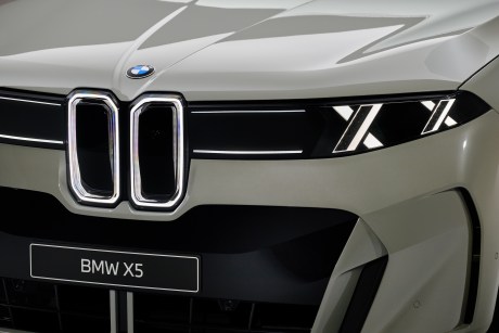 BMW iX5 // Source : BMW