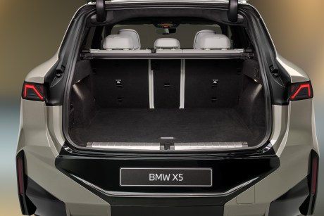 BMW iX5 // Source : BMW