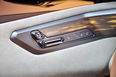 BMW iX5 // Source : BMW