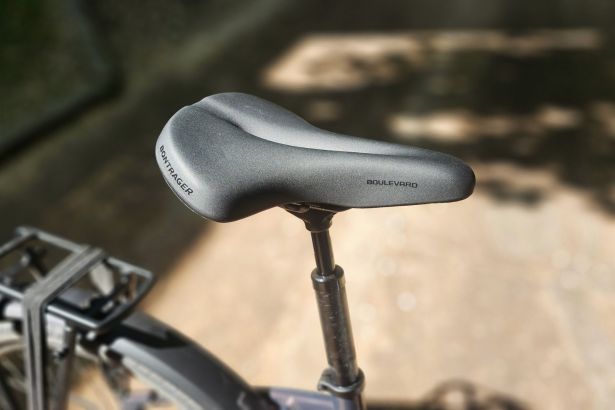 Trek Charter 2026 test écran selle suspendue