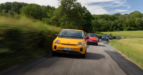 La Renault Twingo est la reine de la ville et du portefeuille // Source : Thibaud Chevalier