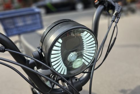 UTO OG200 test éclairage avant