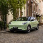 Geely E2 : la citadine électrique chinoise rivale de la Renault 5 arrive en France sous les 20 000 €