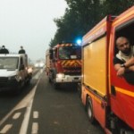 Peut-on vraiment fuir un incendie en voiture électrique ? On compare avec une voiture essence