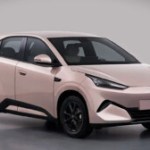 BYD métamorphose la moins chère de ses voitures électriques : la Seagull s’allonge et devient plus puissante BYD métamorphose la moins chère de ses voitures électriques : la Seagull s’allonge et devient plus puissante