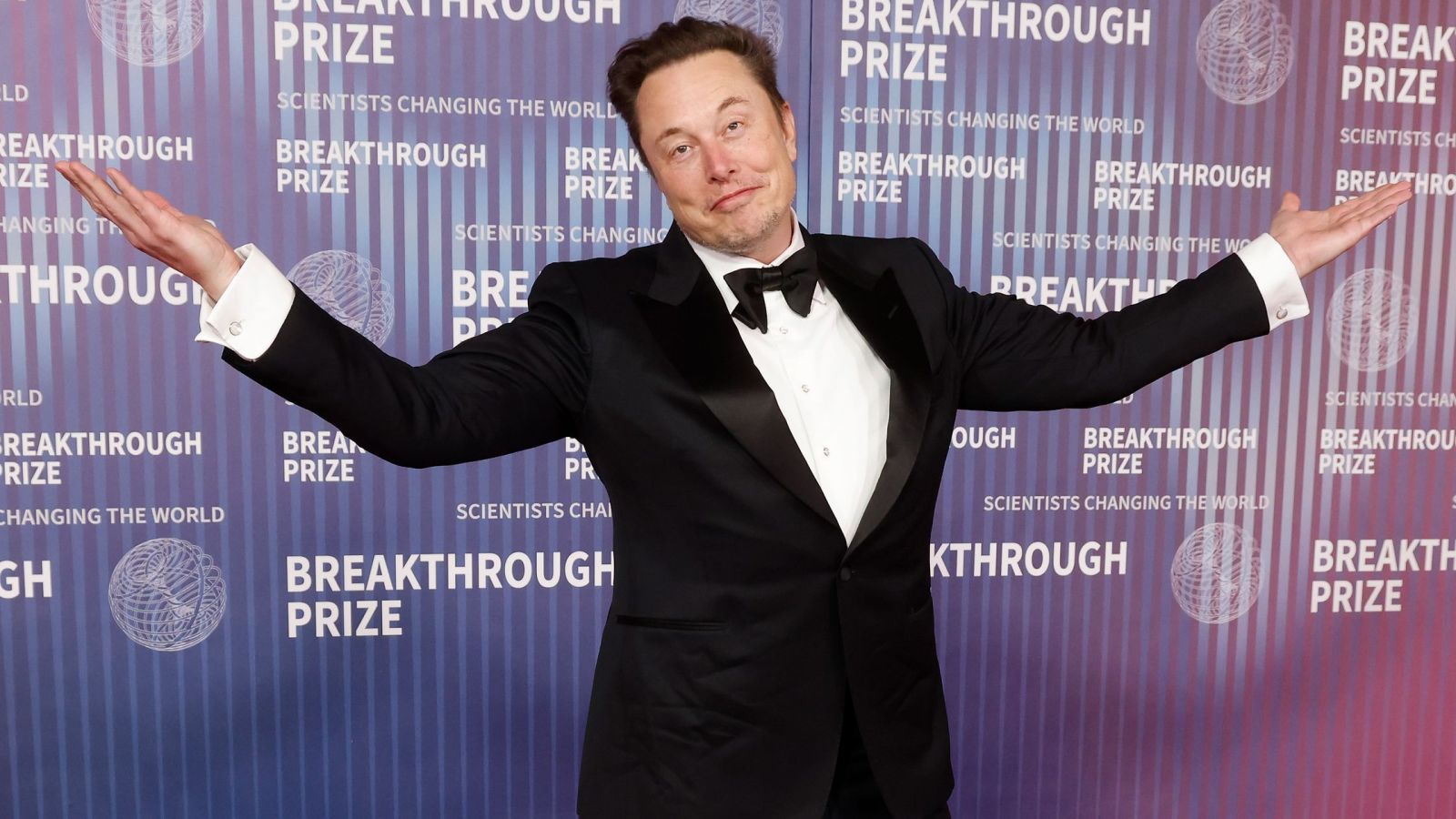 Elon Musk Predicts End of Cash in Favor of Digital Currencies