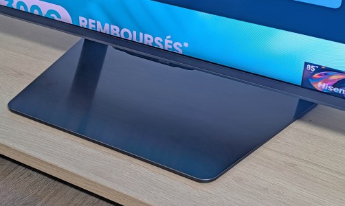 Hisense 65UR8S // Source : Sylvain Pichot - Frandroid